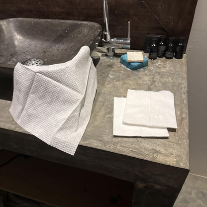 Freshly - Disposable Facial Towels (50 count)